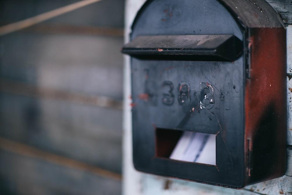 How To Receive Postal Mail & Packages While Travelling Guide